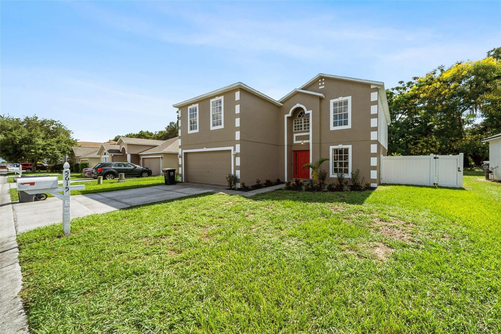 Details for 5615 Oakwood Knoll Drive, LAKELAND, FL 33811