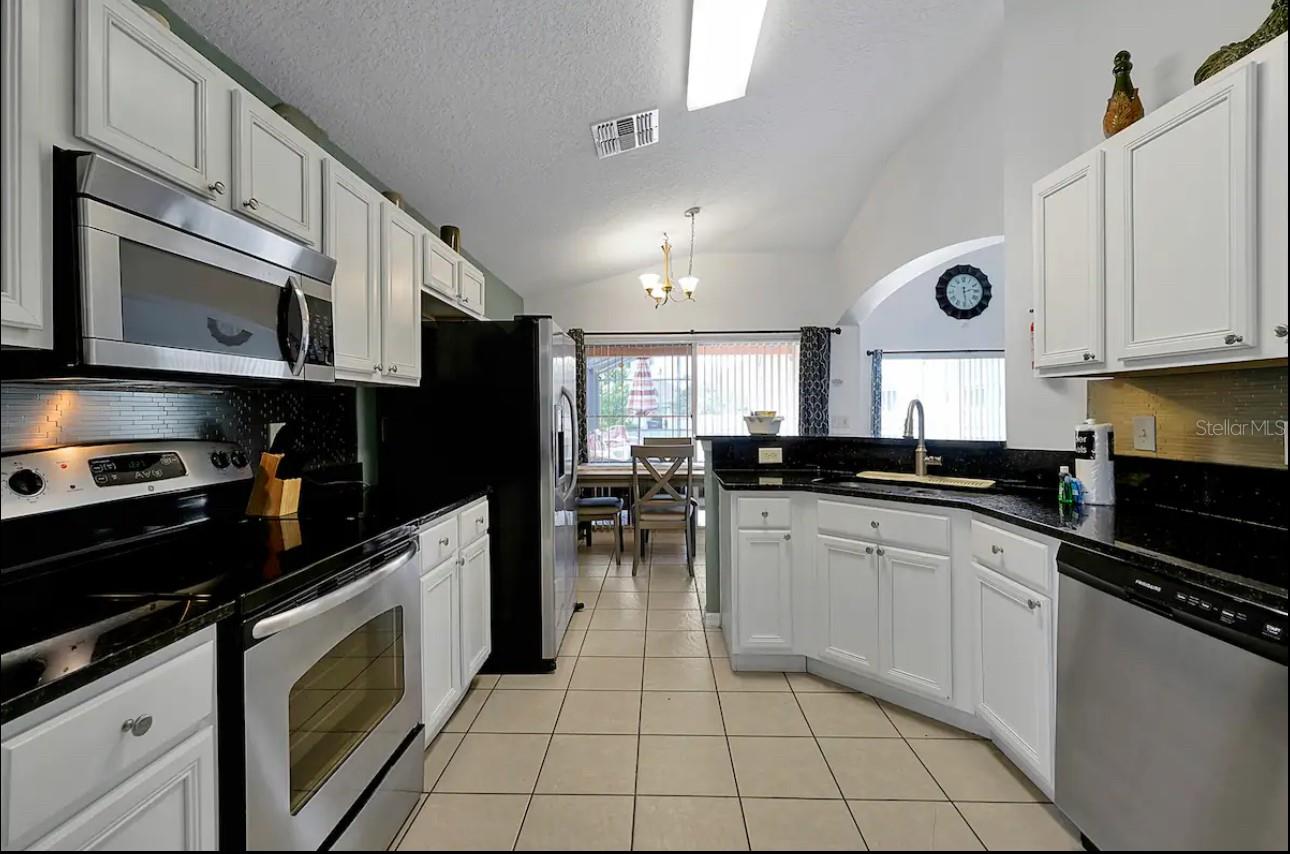Image 10 of 48 For 112 Paloma Drive