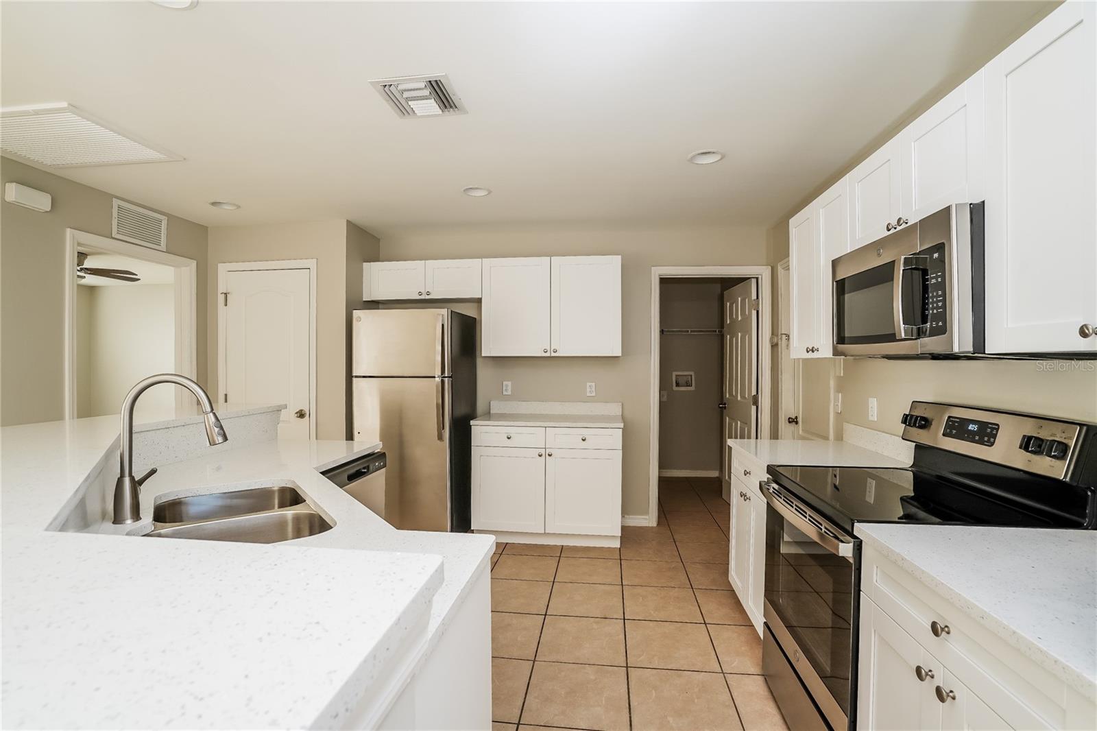 Image 6 of 16 For 2833 22nd Avenue