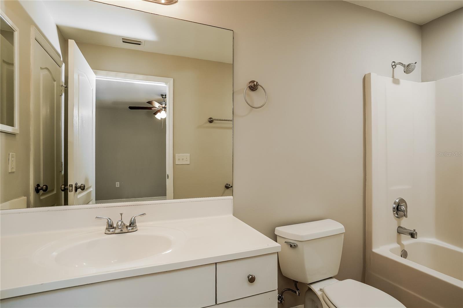 Image 11 of 16 For 747 7th Avenue