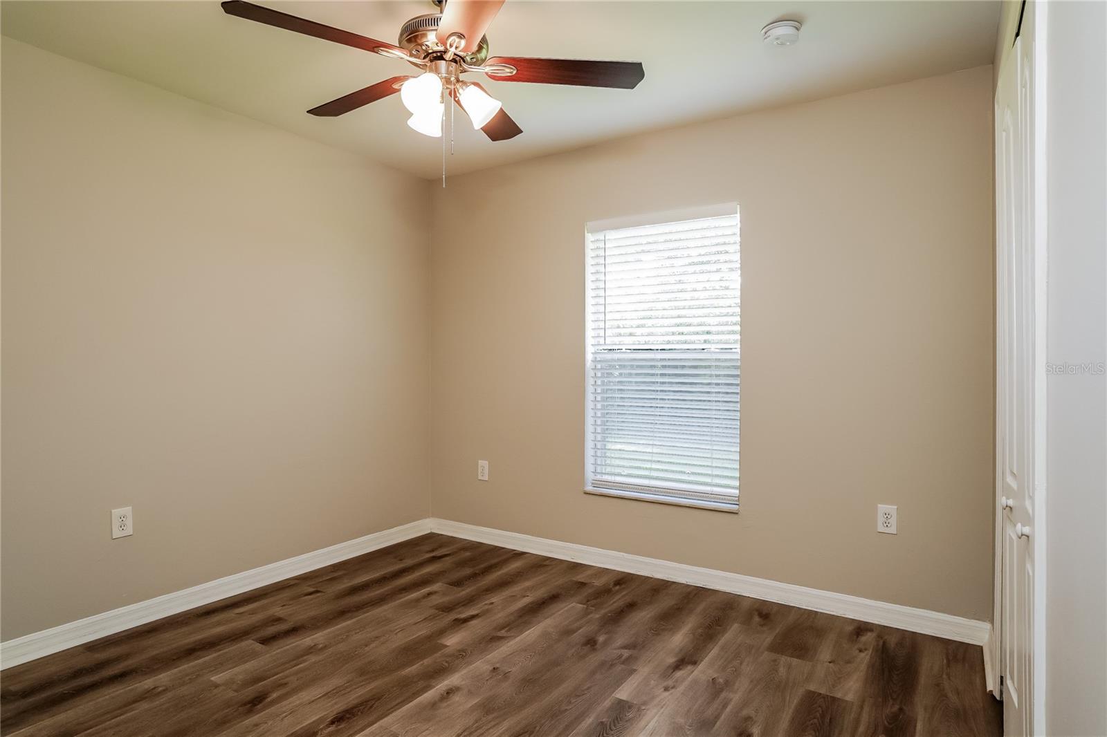 Image 12 of 16 For 747 7th Avenue
