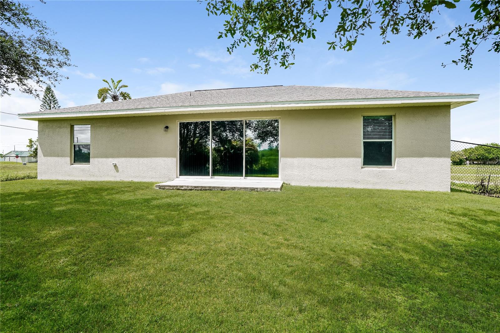 Image 15 of 16 For 747 7th Avenue