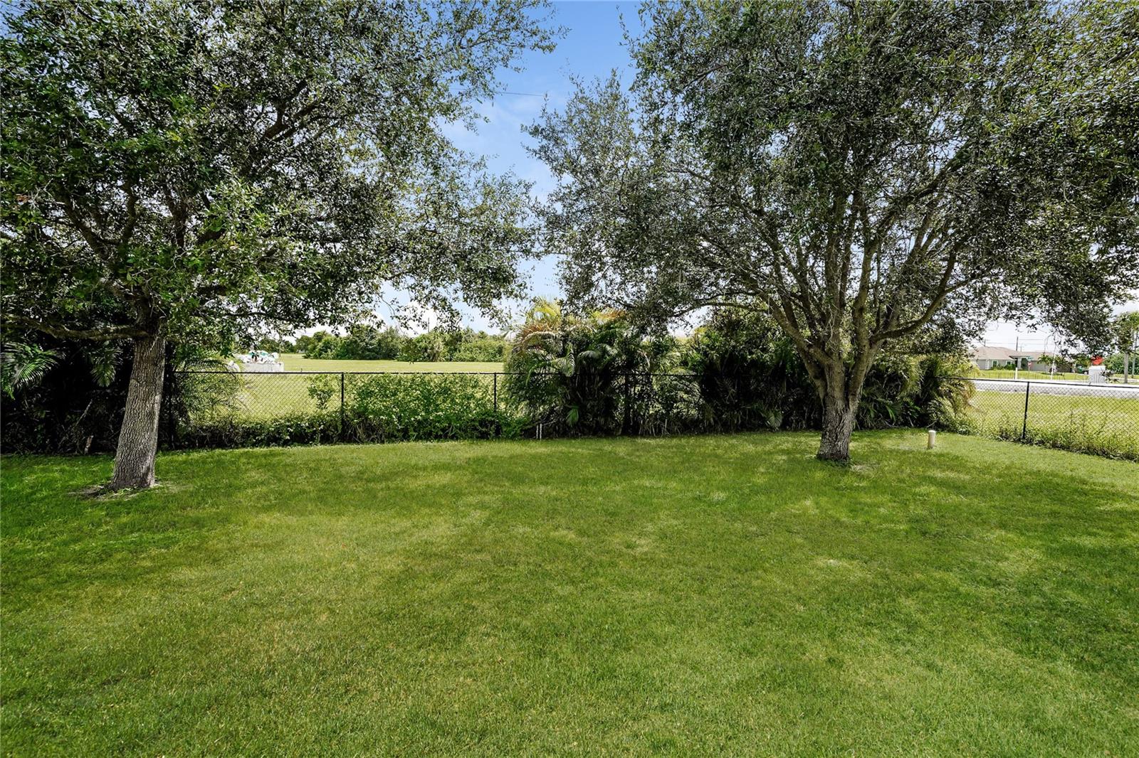 Image 16 of 16 For 747 7th Avenue