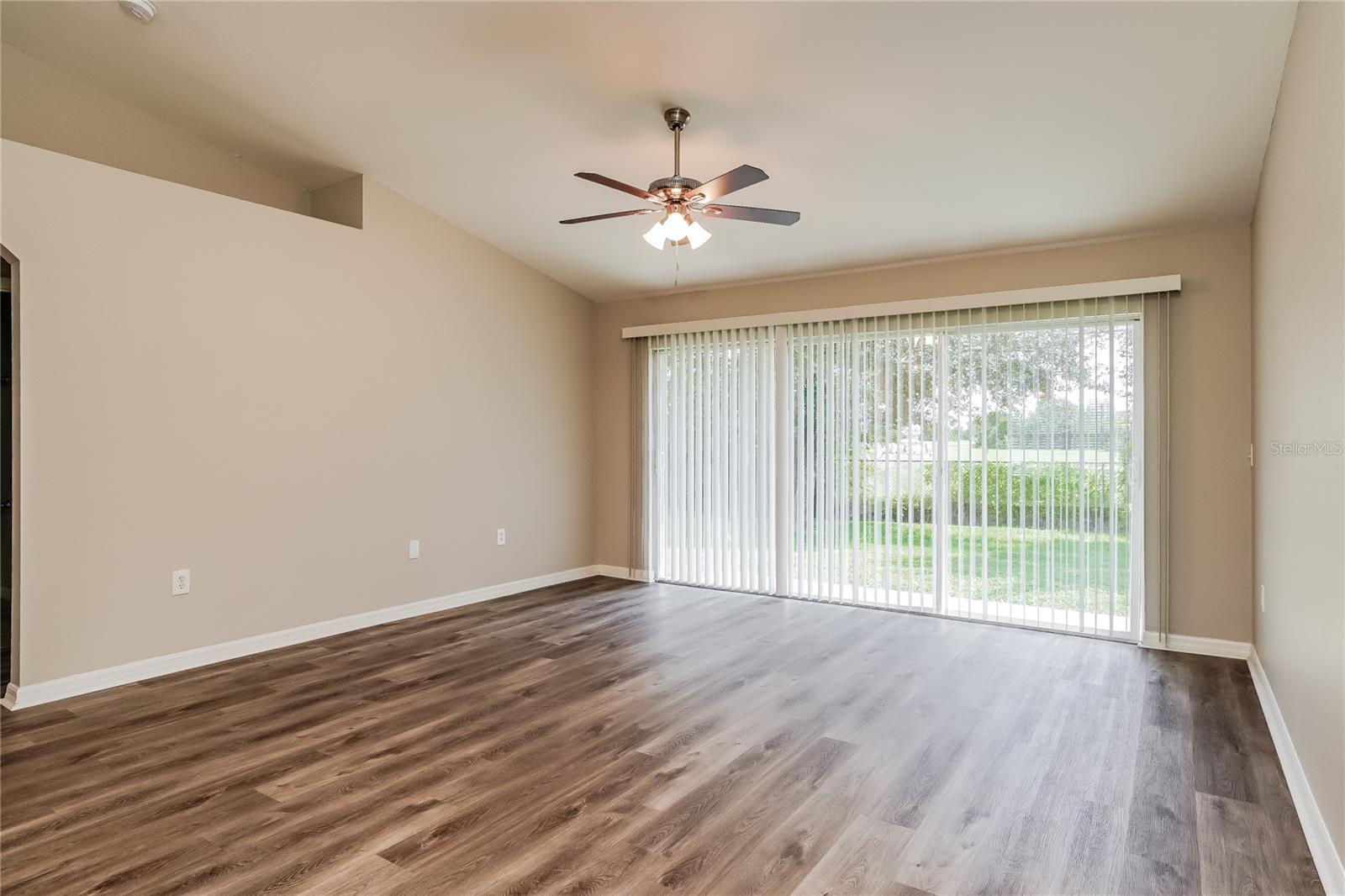 Image 3 of 16 For 747 7th Avenue
