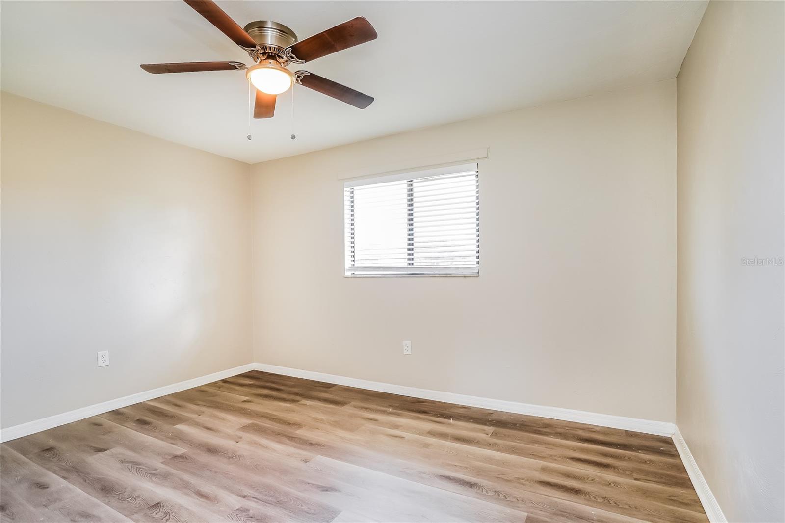 Image 12 of 16 For 4007 4th Street W