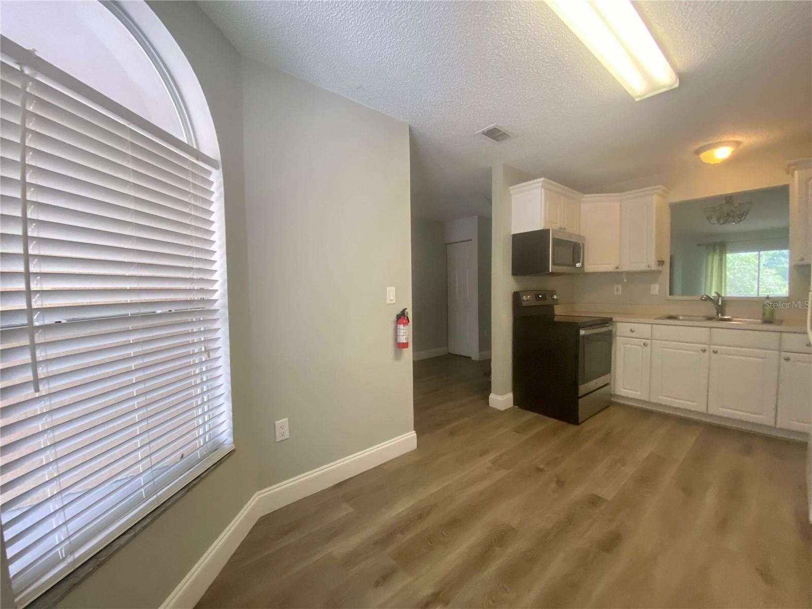 Image 3 of 20 For 8830 Coral Palms Court B