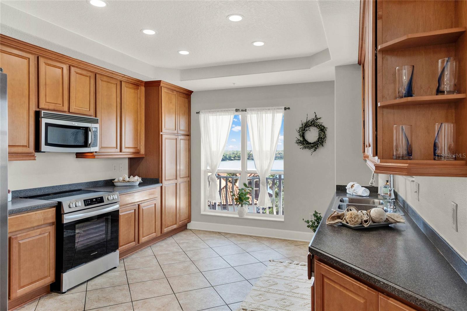 Image 11 of 35 For 7580 Toscana Boulevard 844