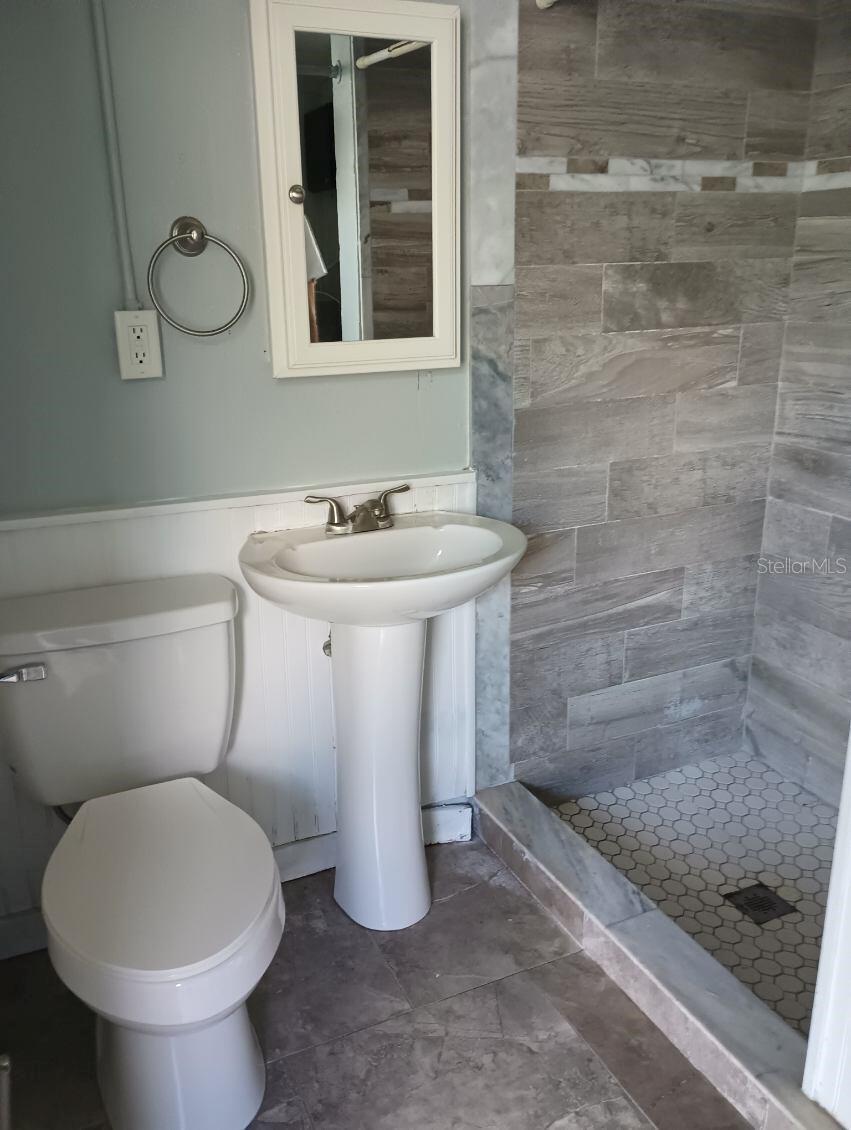 Image 16 of 24 For 1506 18th Street W