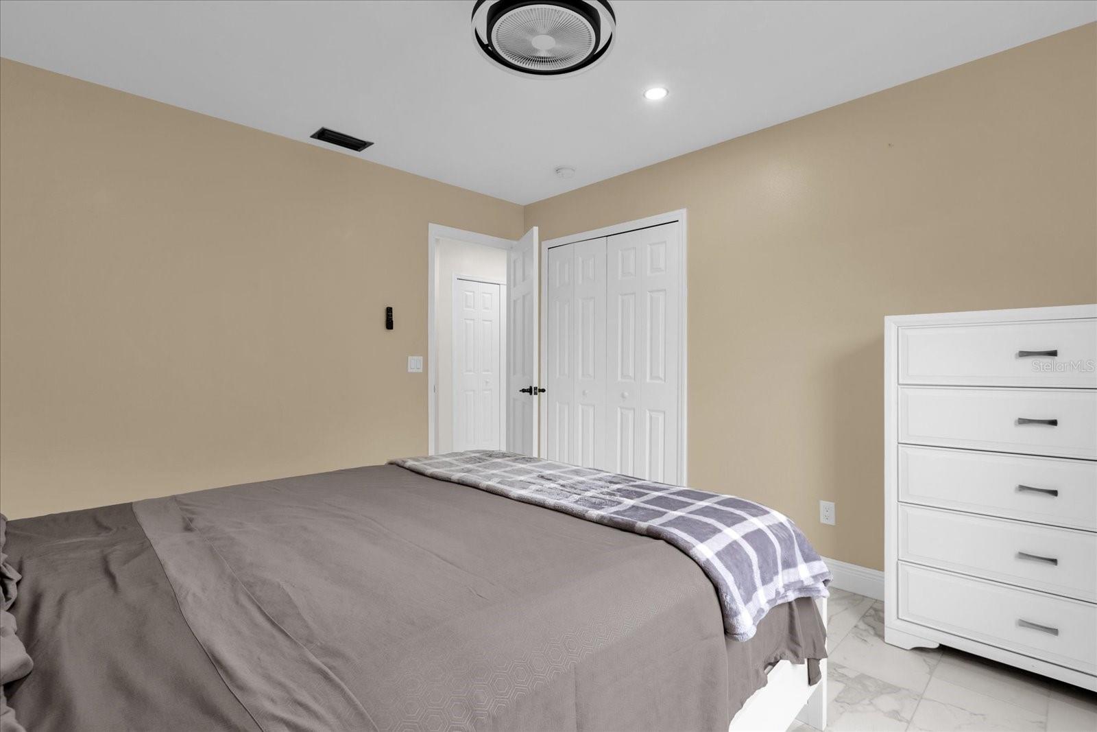 Image 22 of 37 For 857 Atmore Circle