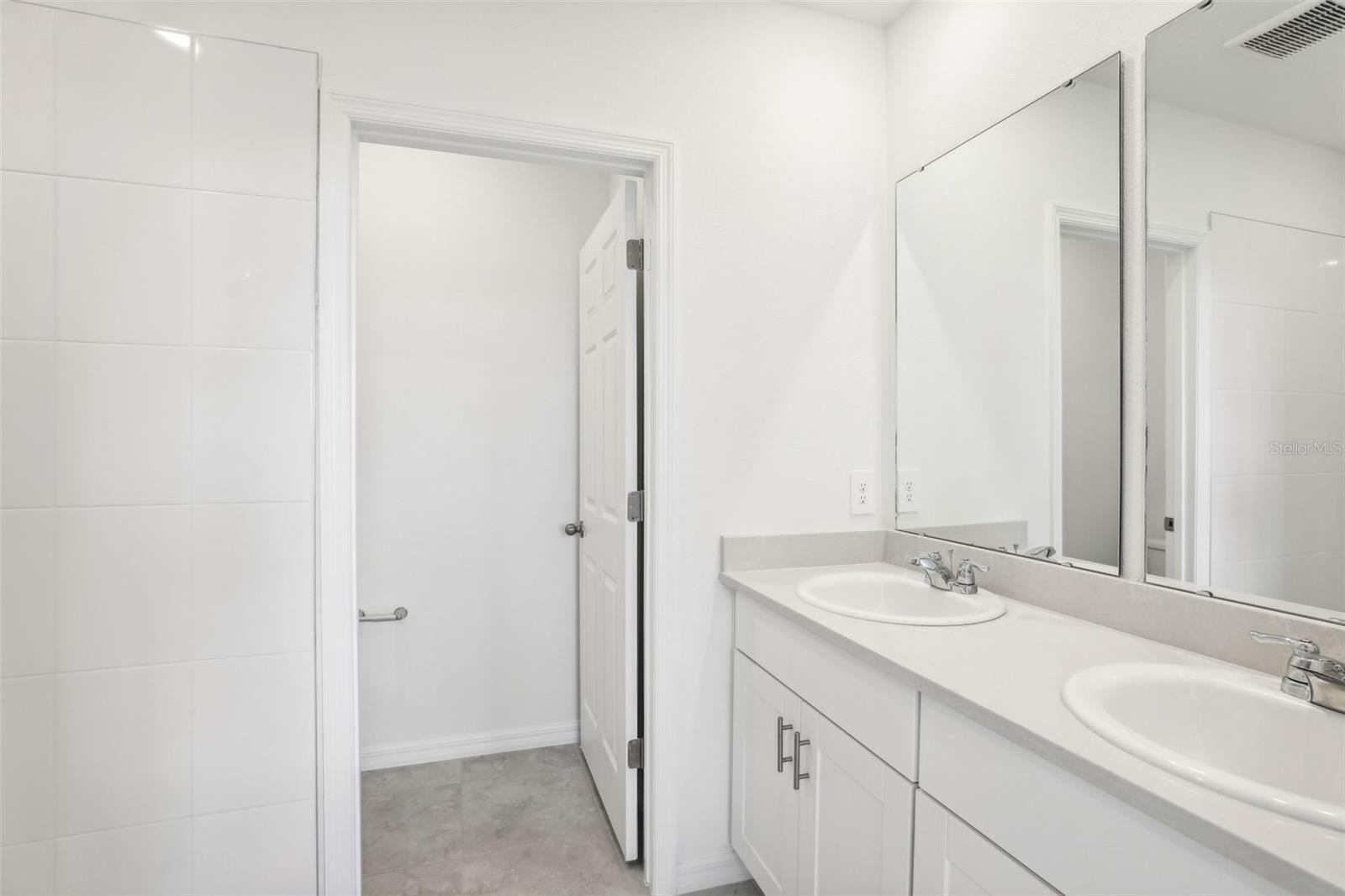 Image 15 of 27 For 3197 Viceroy Court