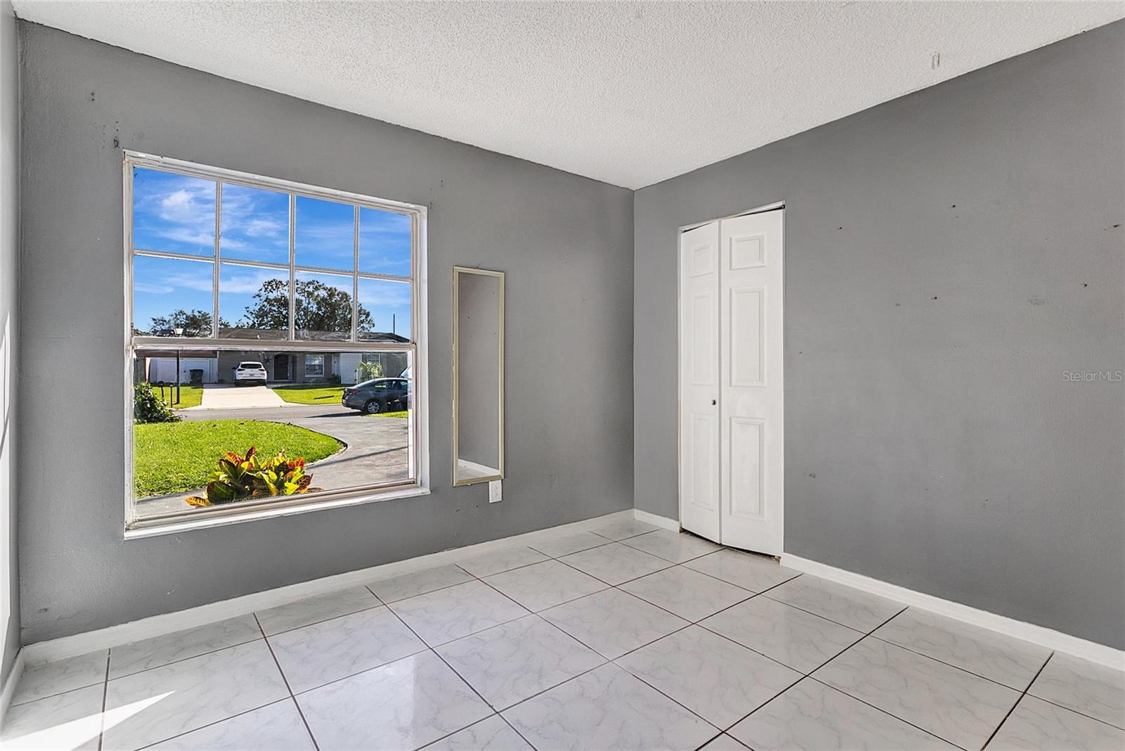 Image 10 of 28 For 448 Ball Court
