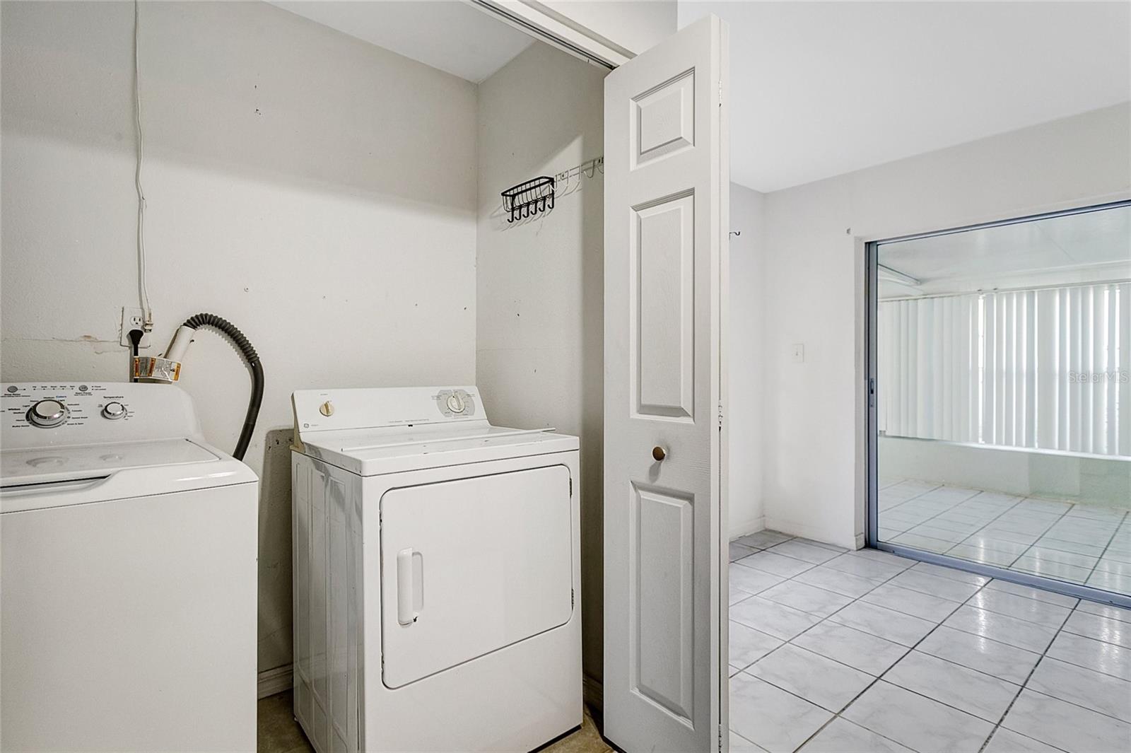 Image 14 of 28 For 448 Ball Court