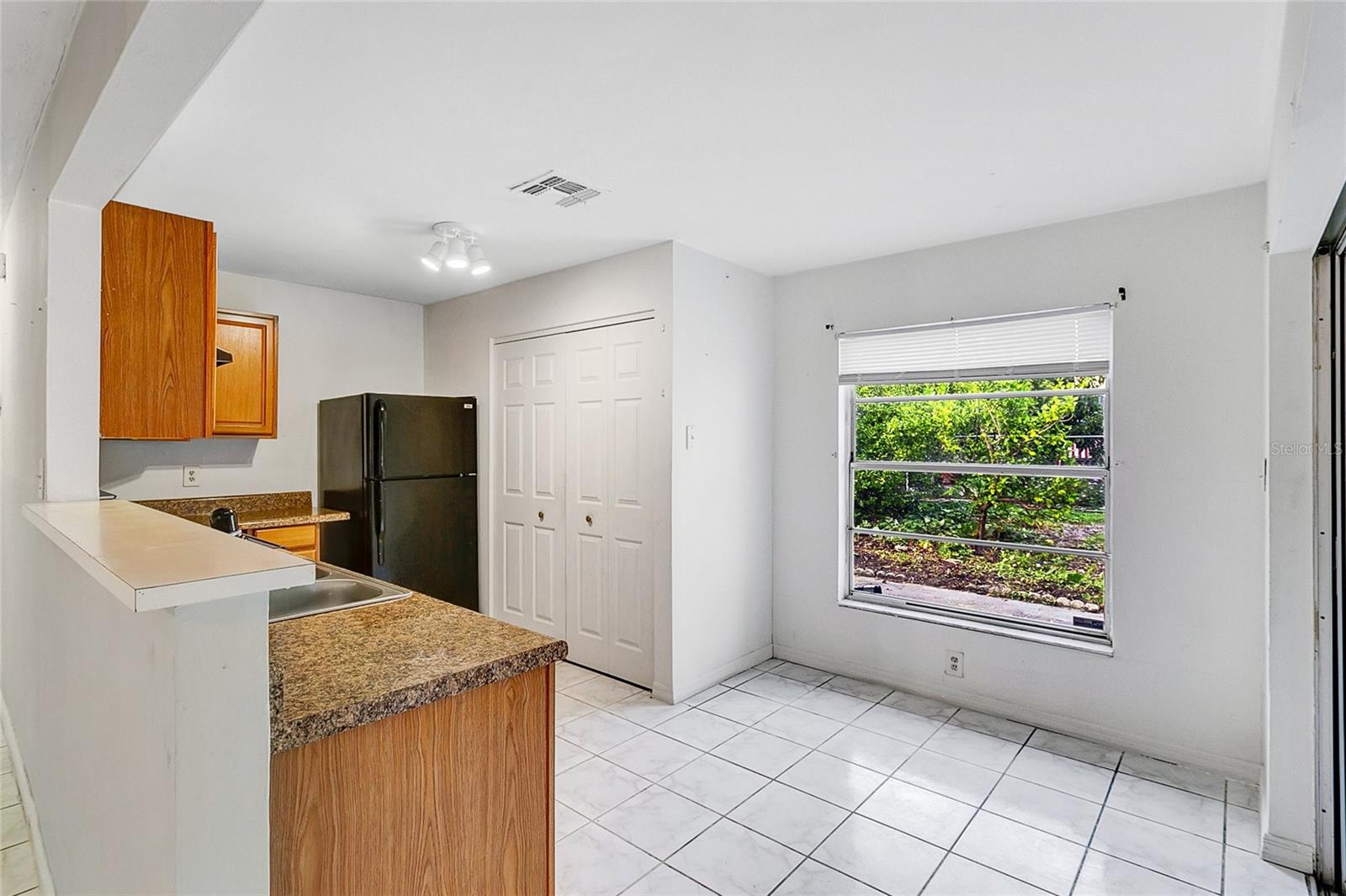 Image 6 of 28 For 448 Ball Court