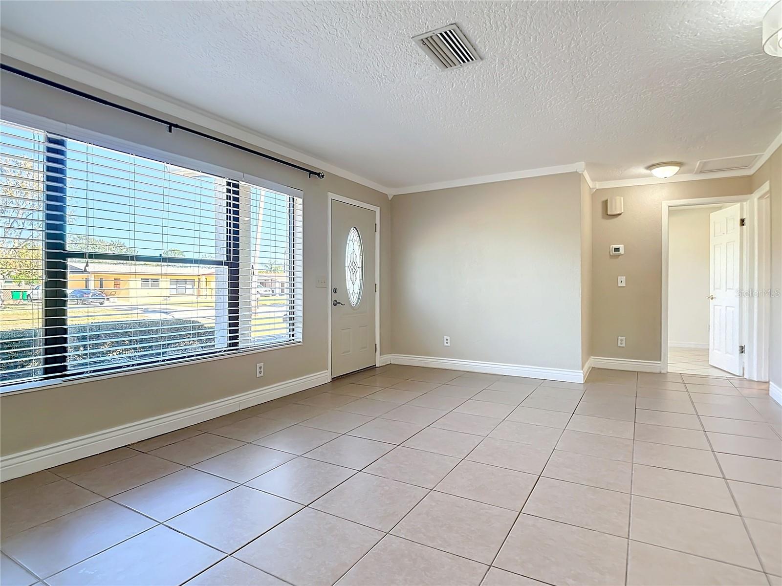 Image 10 of 56 For 1037 Poinsetta Street