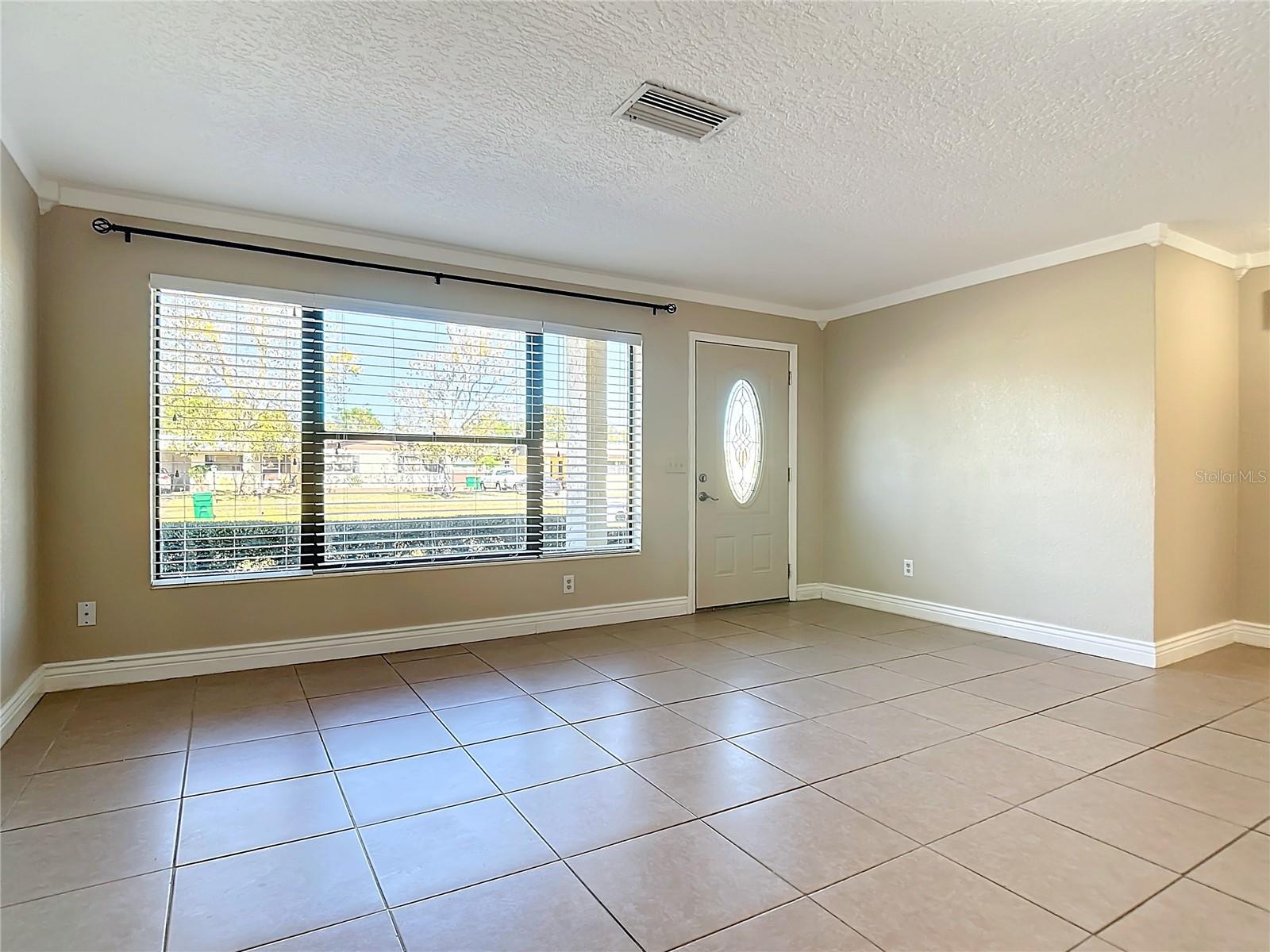 Image 11 of 56 For 1037 Poinsetta Street