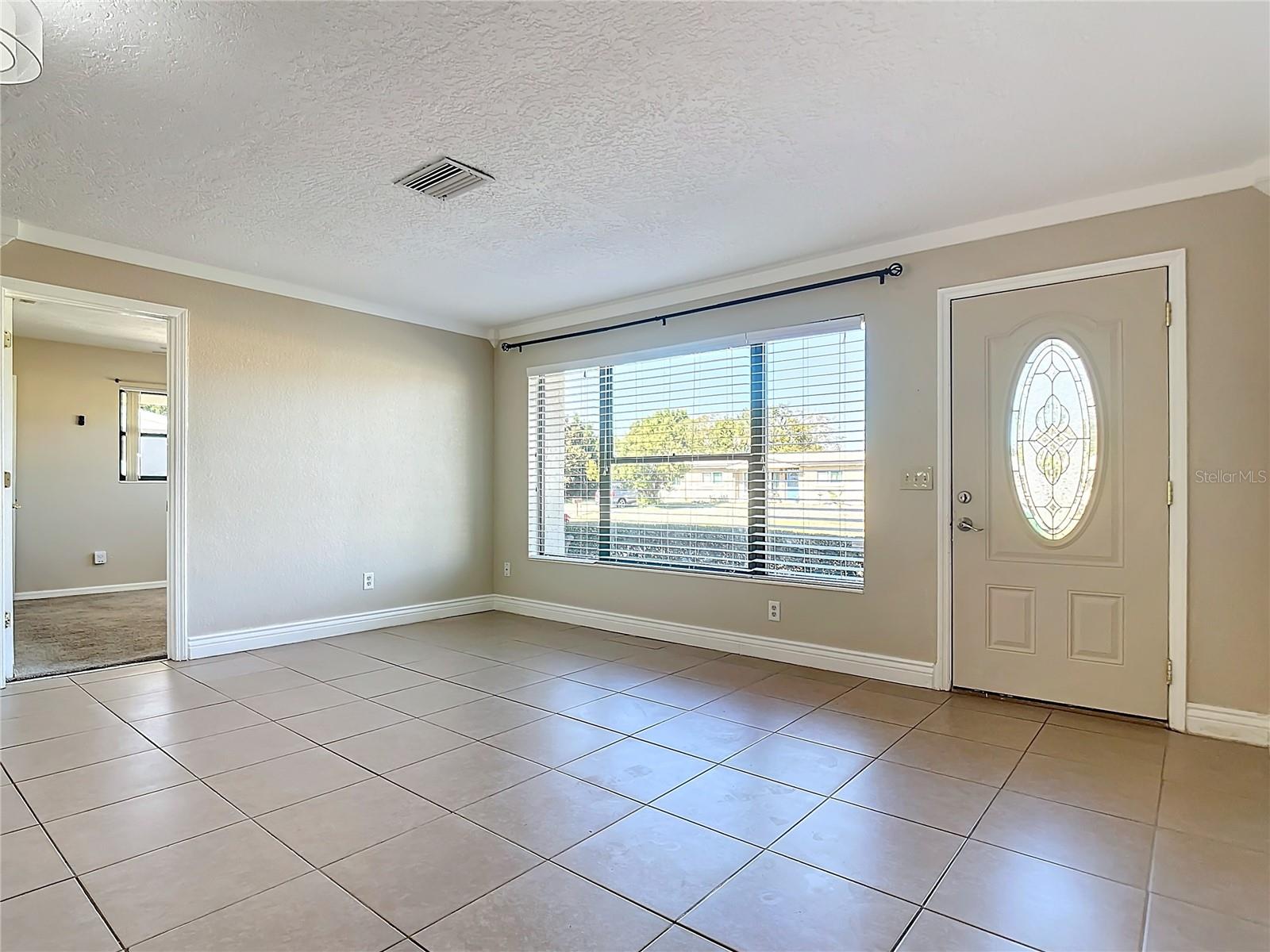 Image 12 of 56 For 1037 Poinsetta Street