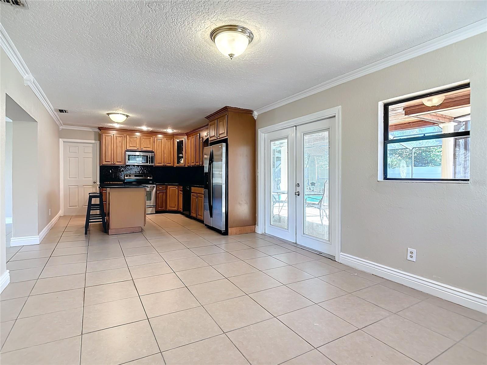 Image 18 of 56 For 1037 Poinsetta Street