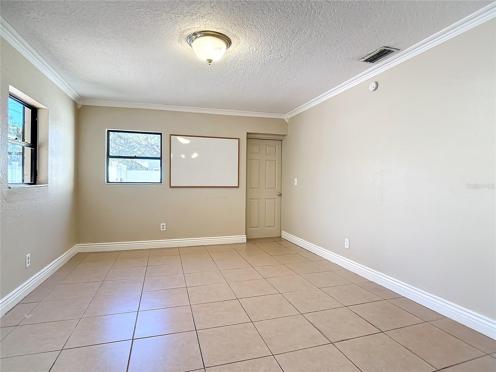 Image 21 of 56 For 1037 Poinsetta Street