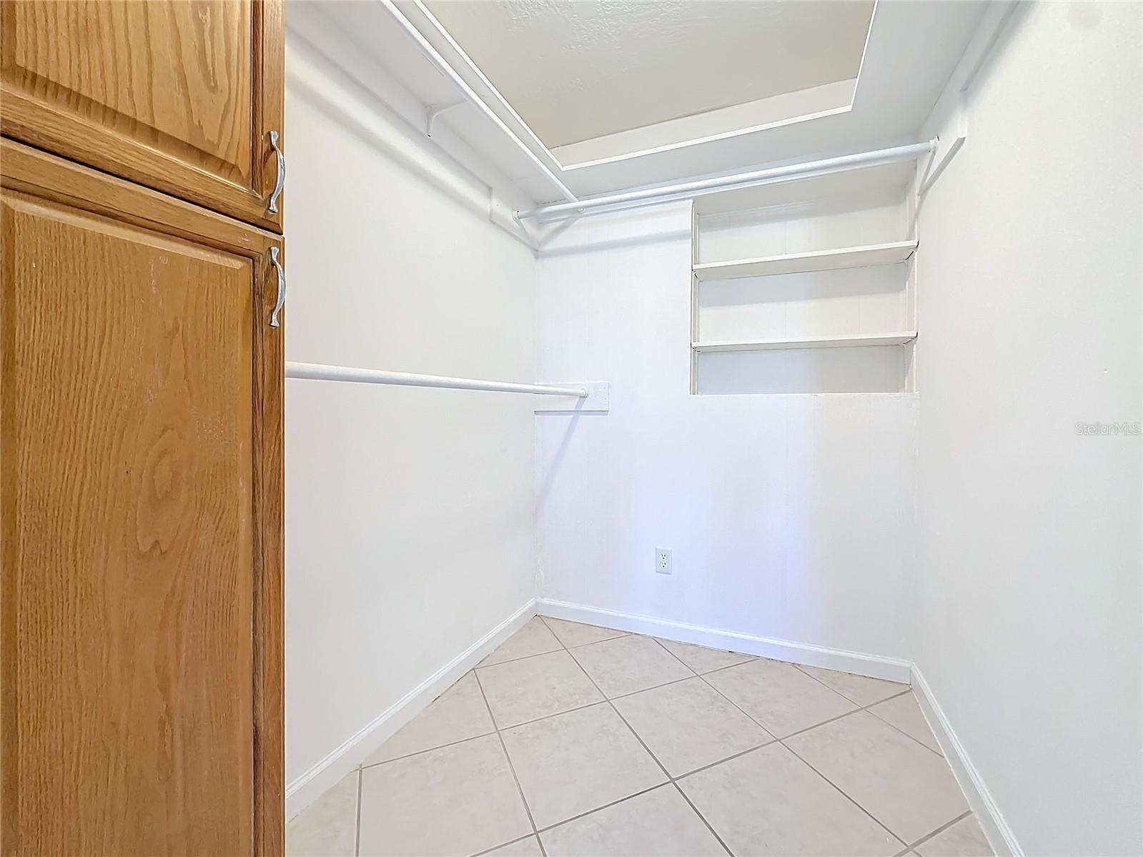 Image 31 of 56 For 1037 Poinsetta Street