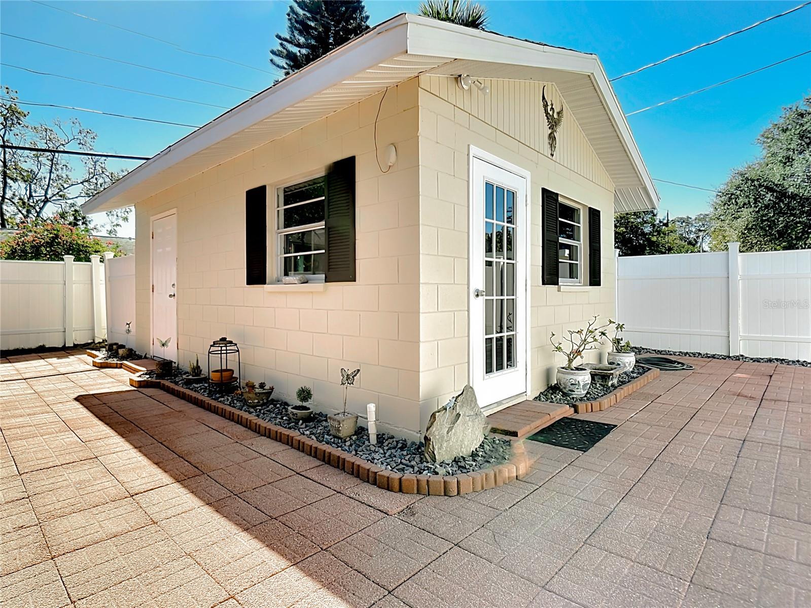 Image 43 of 56 For 1037 Poinsetta Street