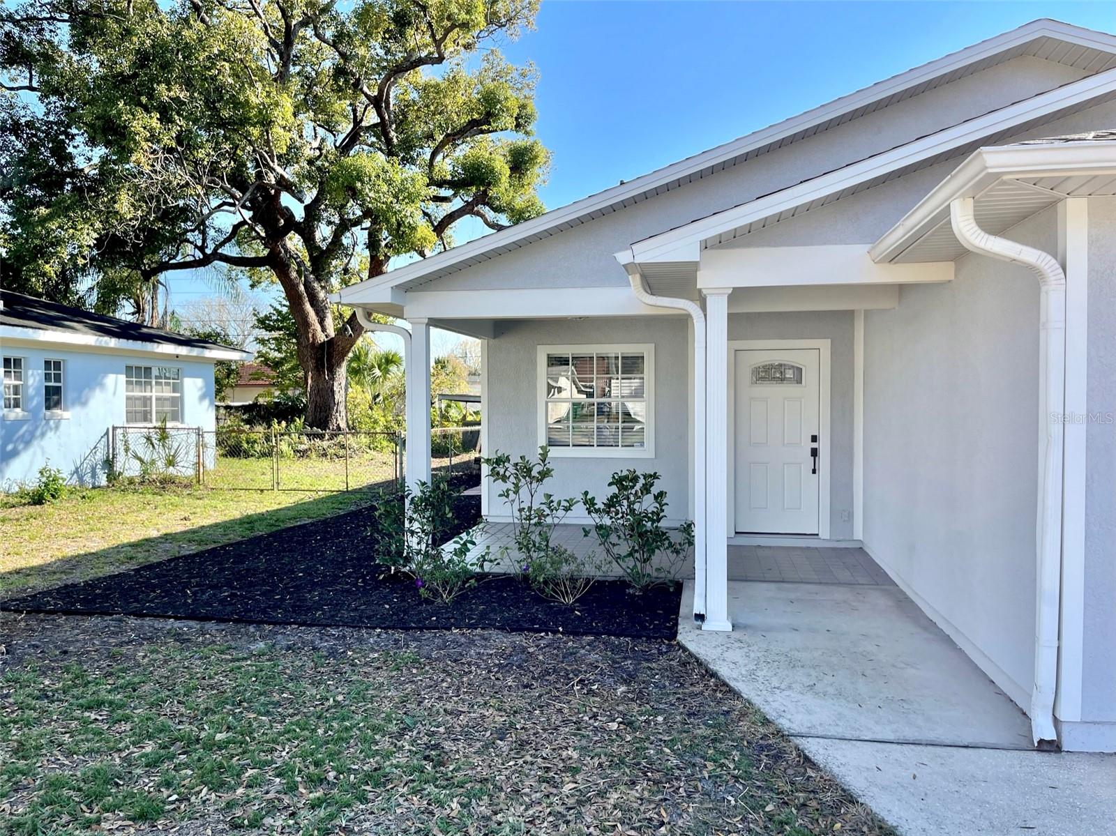 Listing photo id 1 for 3120 Grace Street