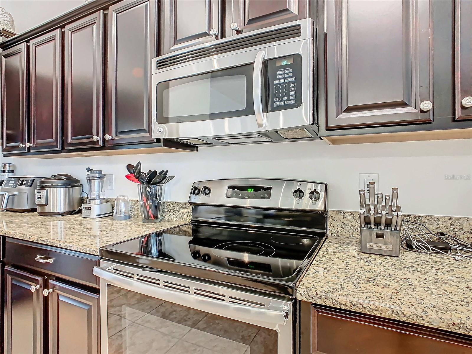Image 18 of 46 For 8914 Dove Valley Way