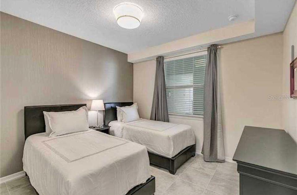 Listing photo id 12 for 3120 Paradox Circle 304