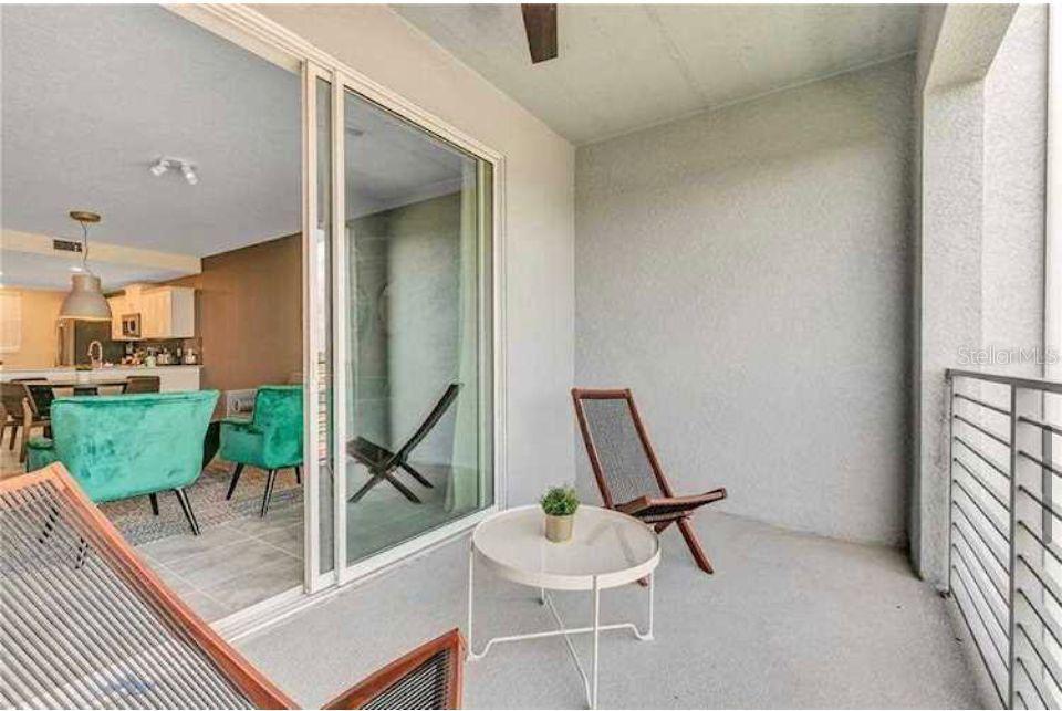 Listing photo id 19 for 3120 Paradox Circle 304