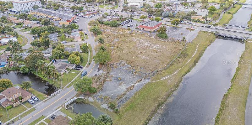 Listing photo id 8 for 3900 37th Street