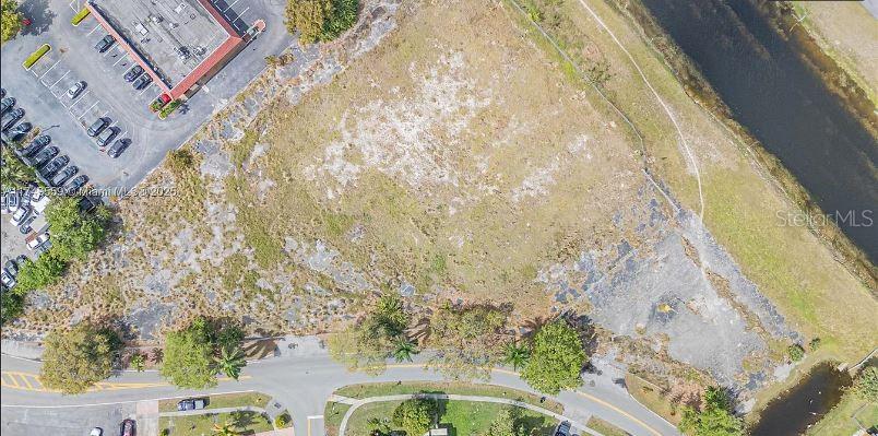 Listing photo id 9 for 3900 37th Street