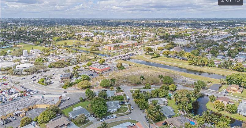 Listing photo id 1 for 3900 37th Street