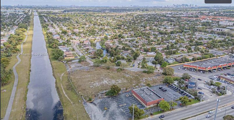 Listing photo id 7 for 3900 37th Street