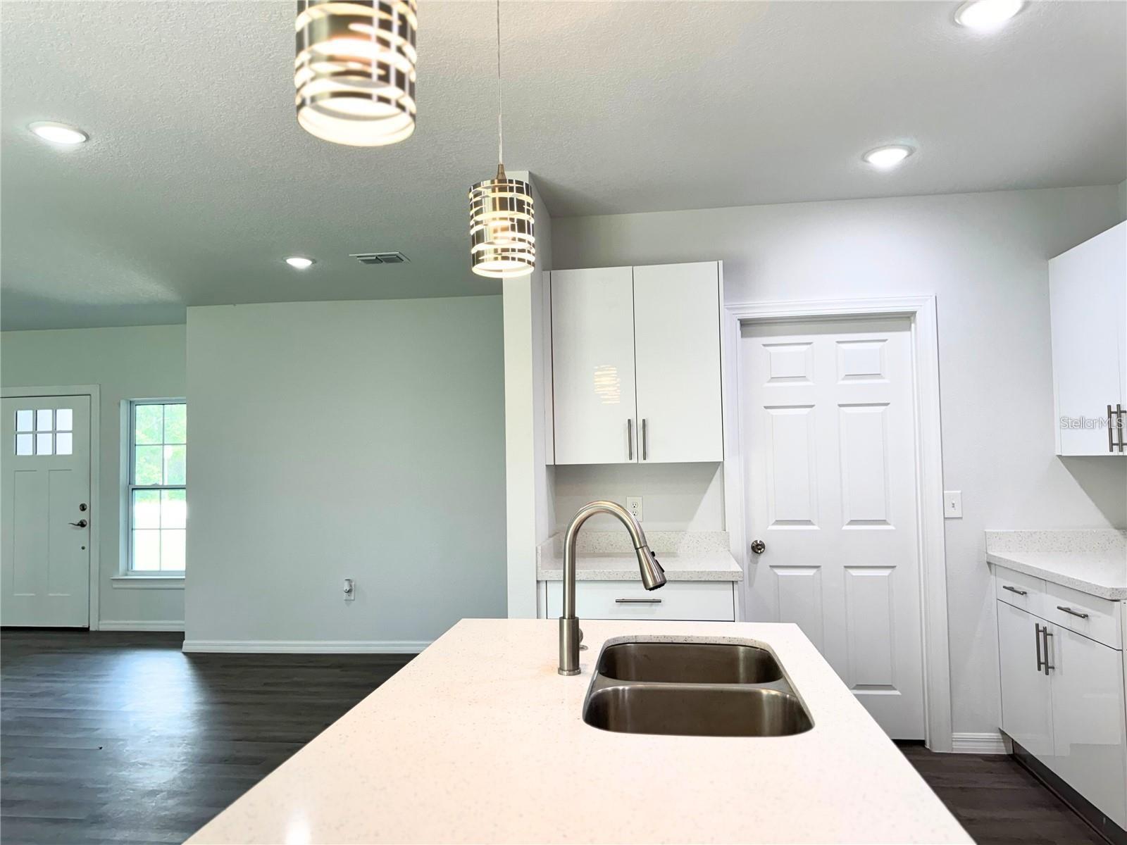 Image 4 of 33 For 1202 Alafia Way