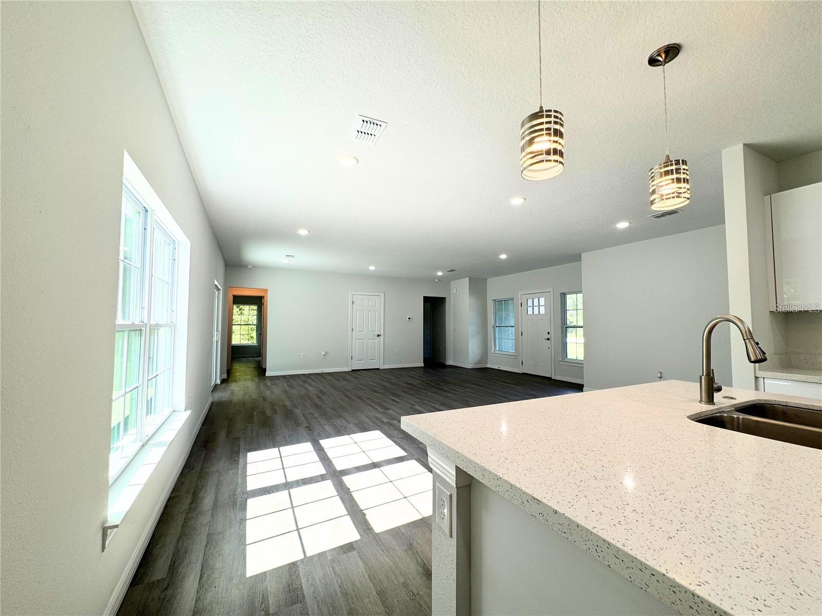 Image 7 of 33 For 1202 Alafia Way