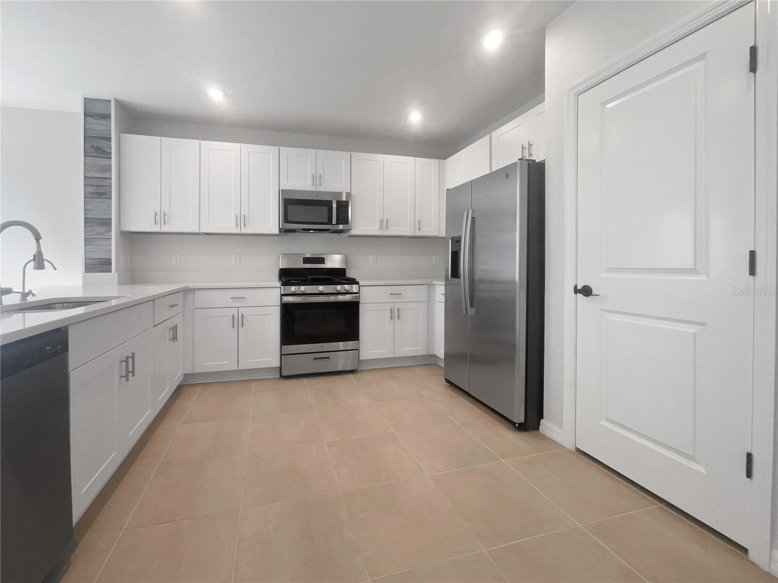 Image 6 of 21 For 6223 Springmont Loop