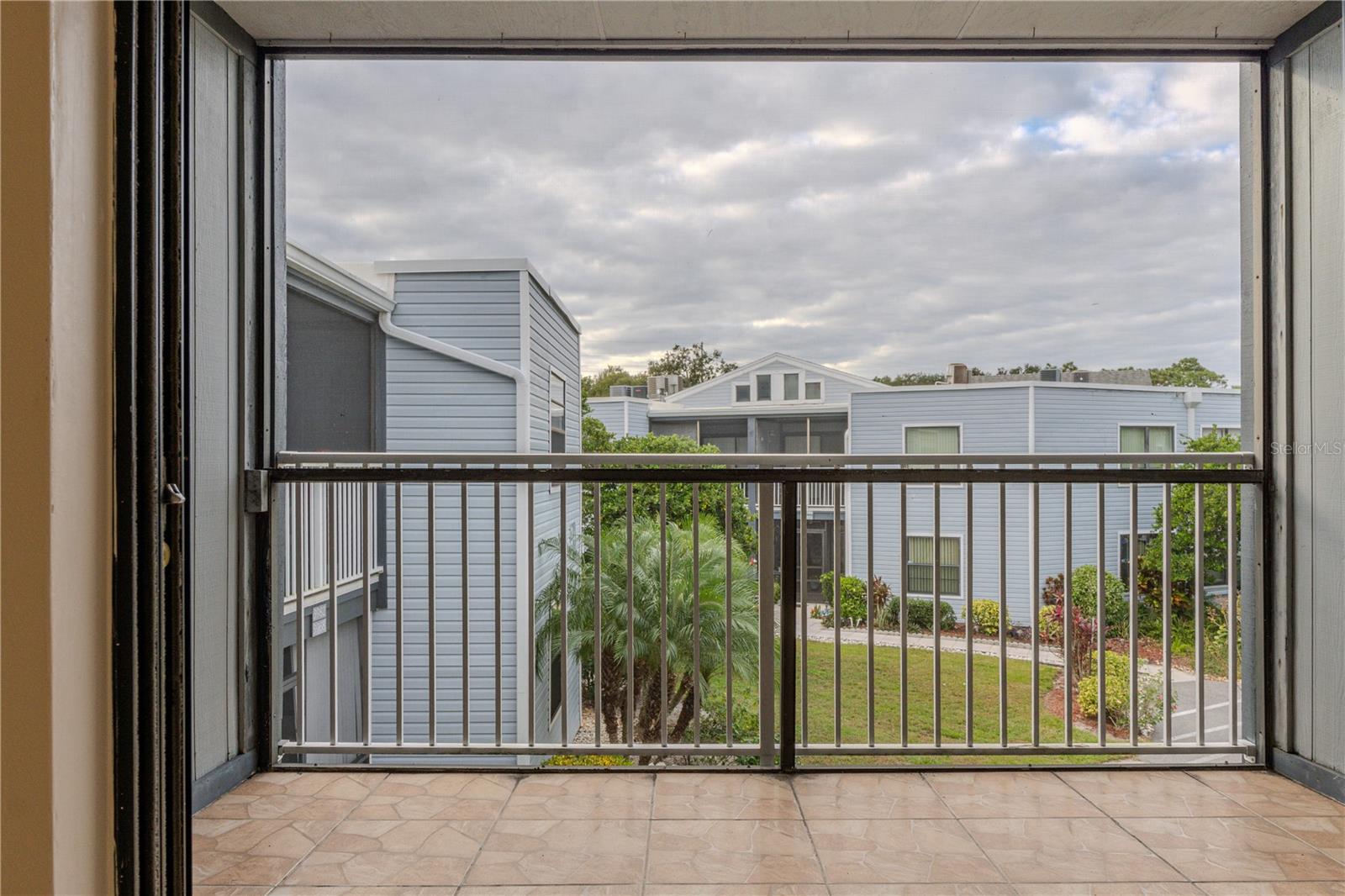 Image 12 of 19 For 3998 Atrium Drive