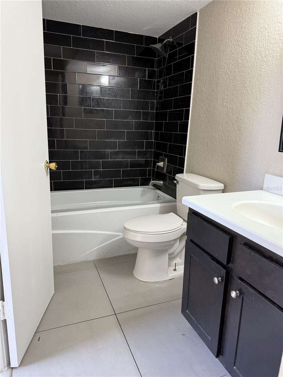 Image 10 of 12 For 5635 Devonbriar Way 103