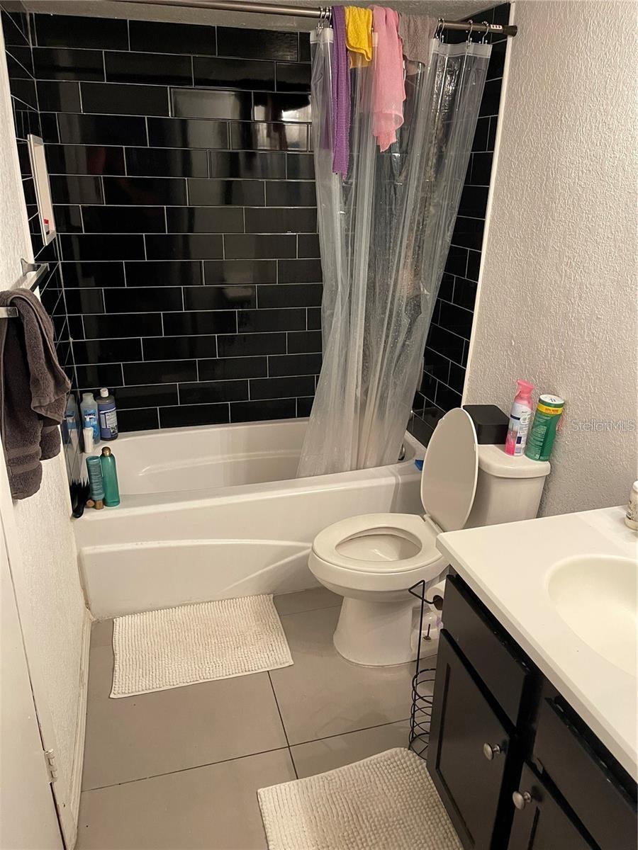 Image 4 of 12 For 5635 Devonbriar Way 103