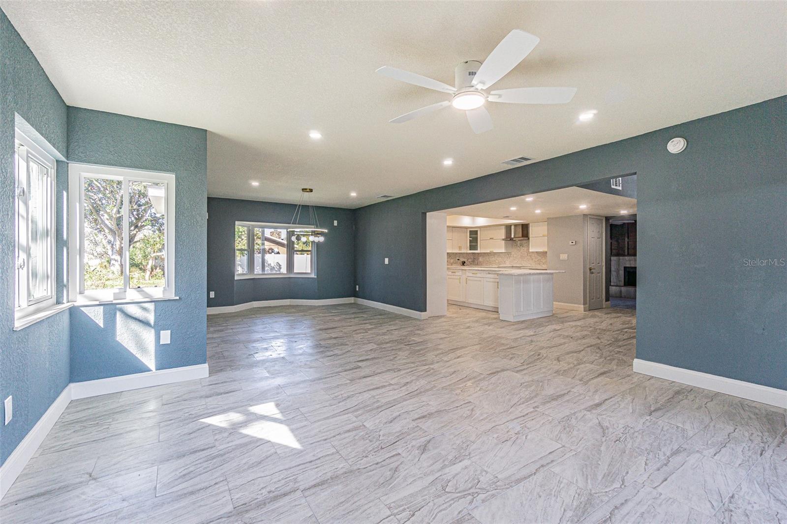 Image 7 of 42 For 6370 Conniewood Square
