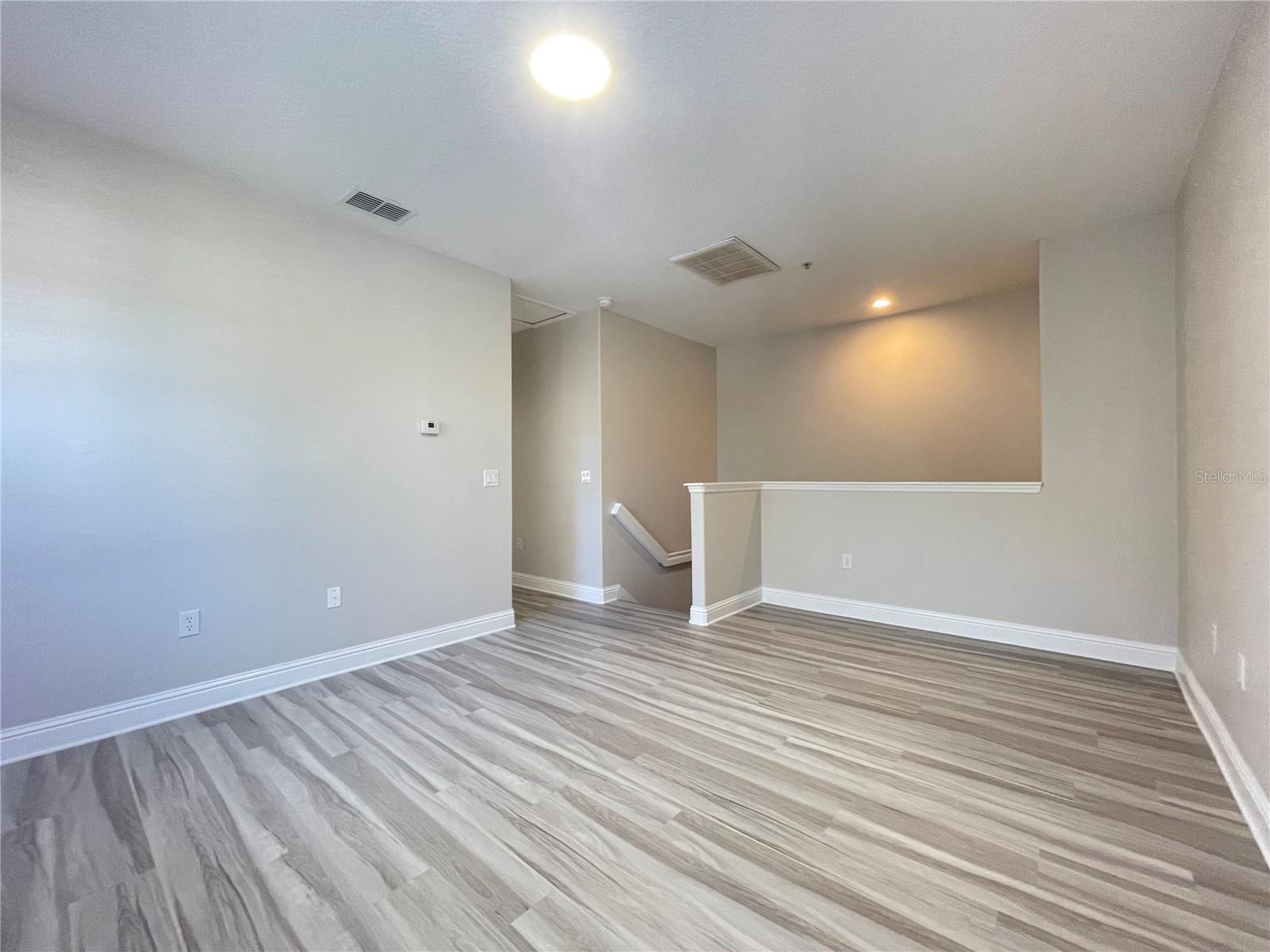 Image 27 of 41 For 2944 Oak Park Way 1453