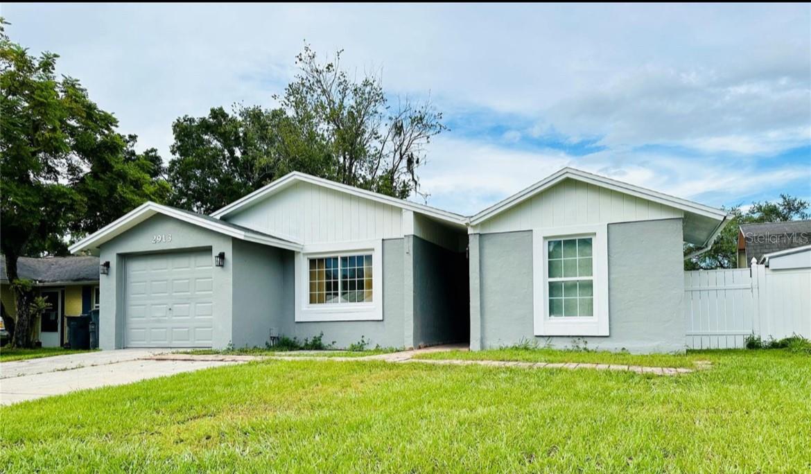 Listing Details for 2913 Burr Oak Drive, TAMPA, FL 33618