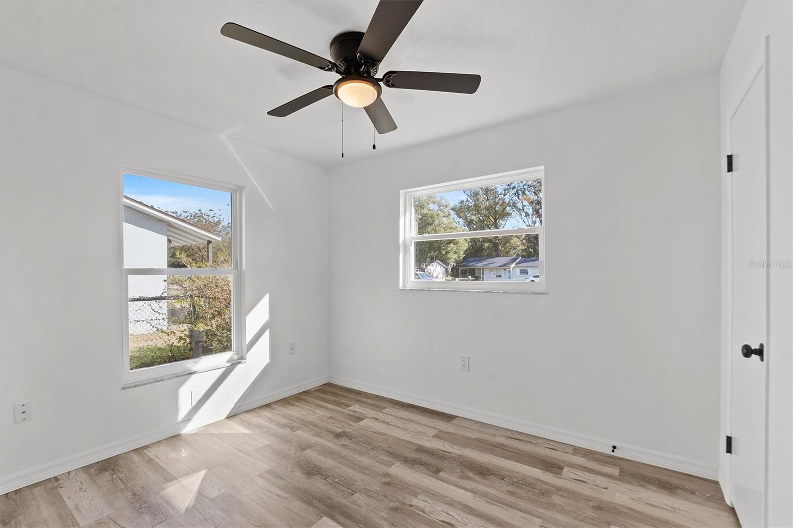 Image 11 of 35 For 2588 Sun Acres Boulevard