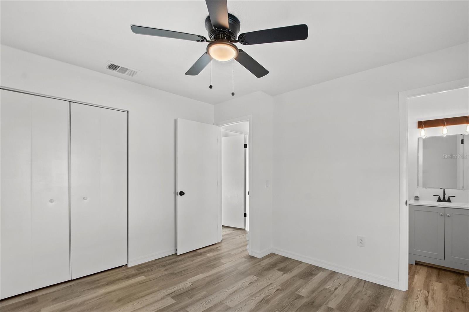 Image 13 of 35 For 2588 Sun Acres Boulevard
