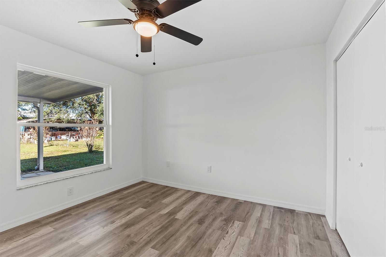 Image 14 of 35 For 2588 Sun Acres Boulevard