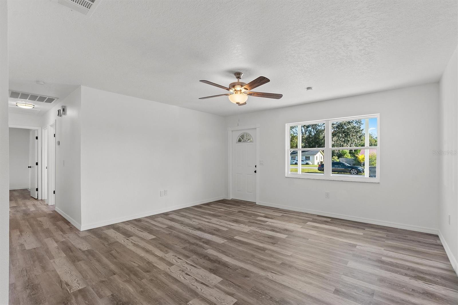 Image 20 of 35 For 2588 Sun Acres Boulevard