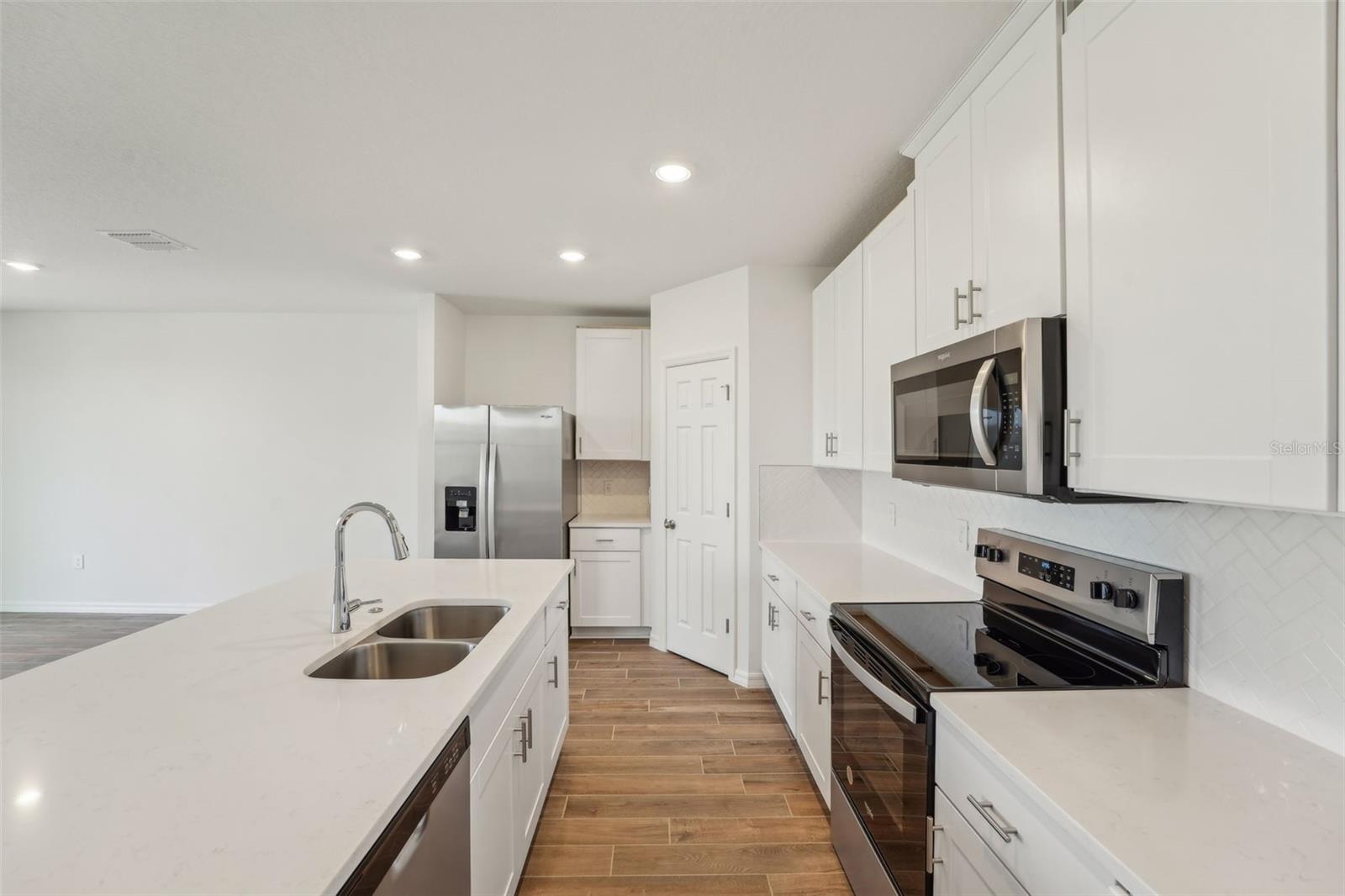 Image 16 of 39 For 1124 Griffon Avenue