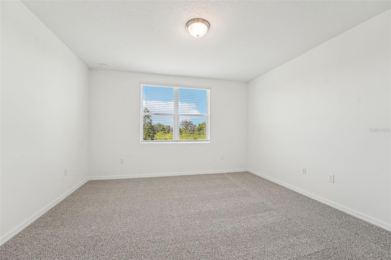 Image 20 of 39 For 1124 Griffon Avenue