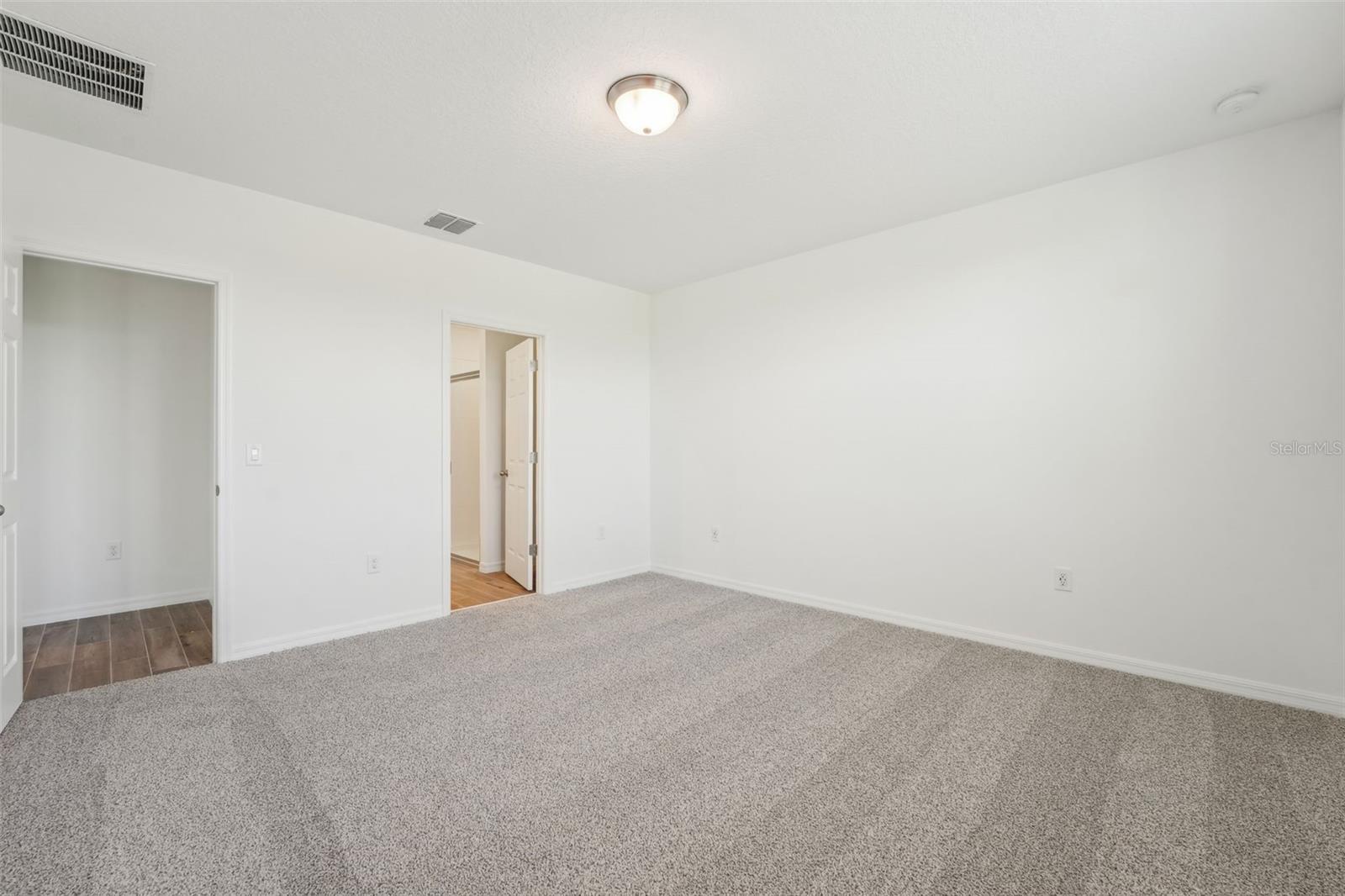 Image 22 of 39 For 1124 Griffon Avenue