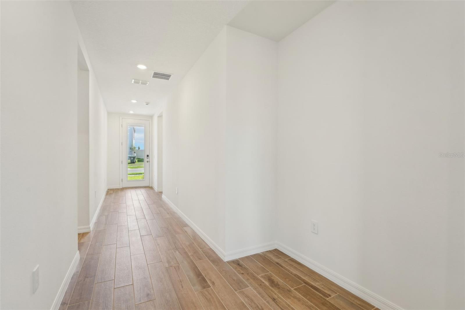 Image 24 of 39 For 1124 Griffon Avenue
