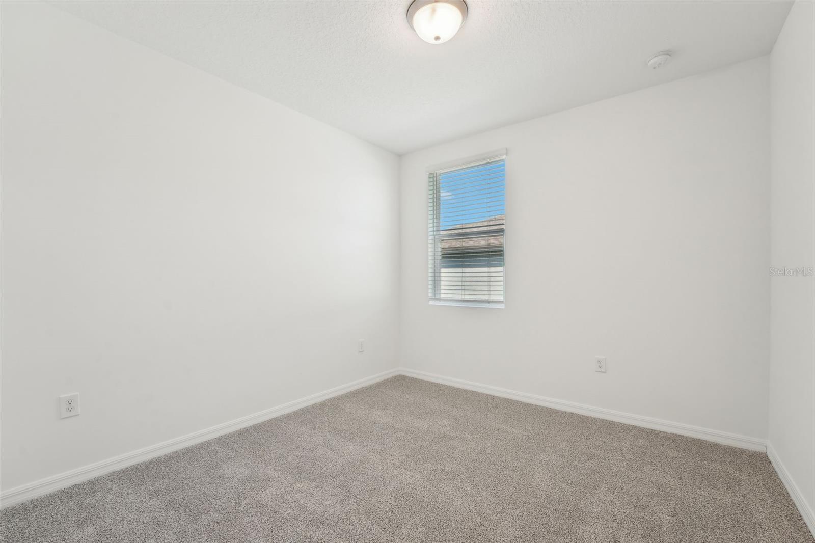 Image 26 of 39 For 1124 Griffon Avenue